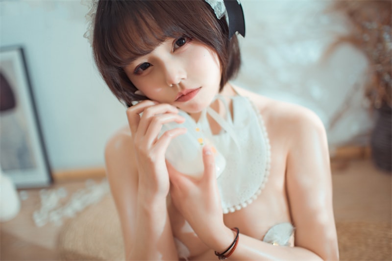 七月喵子双手挡腿壁纸 2023最新图片包合集预览