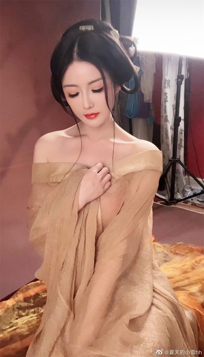 夏天的小雪微密图片分享，weme中的魅力女神