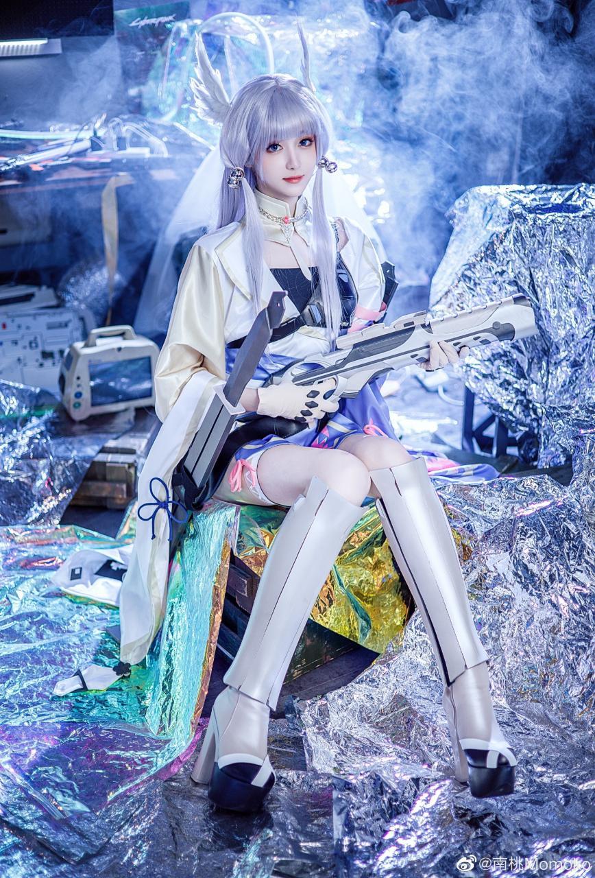 绝美coser南桃momoko，被她的魅力折服了