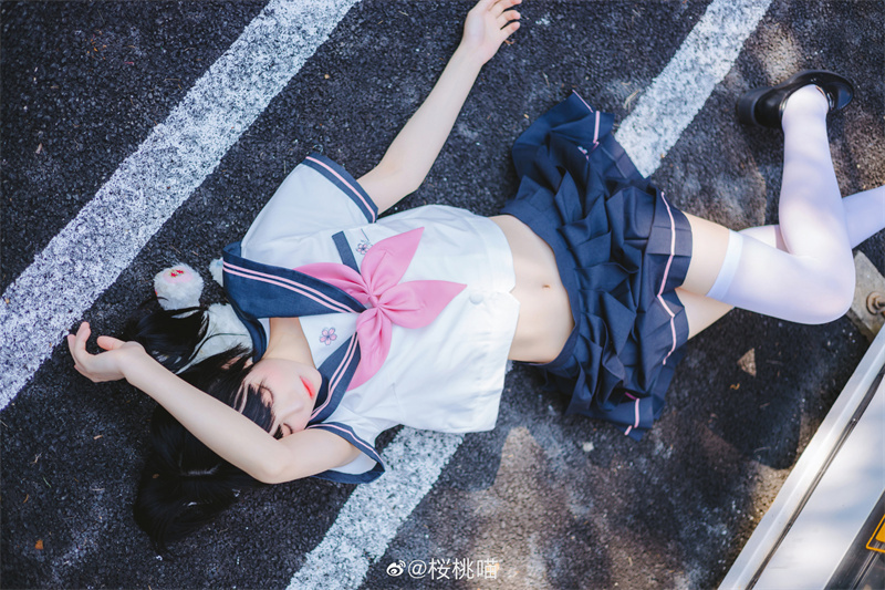 樱桃喵废弃教室照片：仙境般的拍摄背后故事