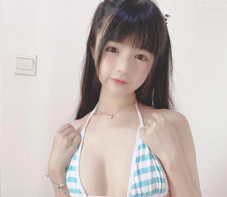 桜井宁宁(樱井宁宁)《蓝白条》,精品摄影作品赏析插图2 桜井宁宁(樱井宁宁)《蓝白条》,精品摄影作品赏析