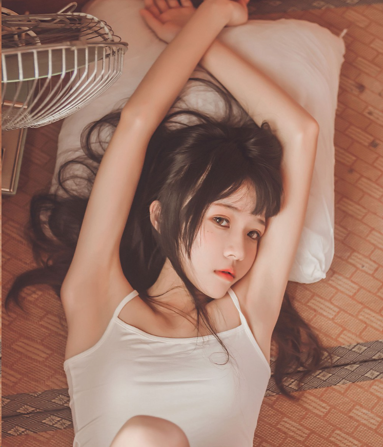 桜桃喵小背心换水手服,精品cos摄影作品赏析