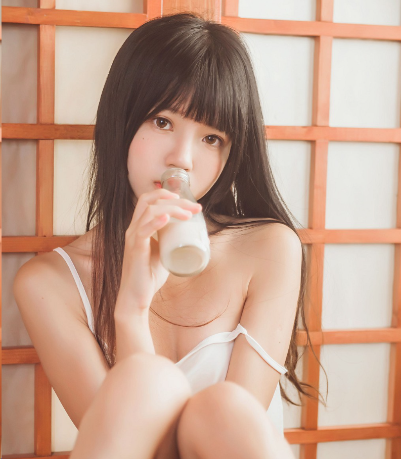 桜桃喵小背心换水手服,精品cos摄影作品赏析