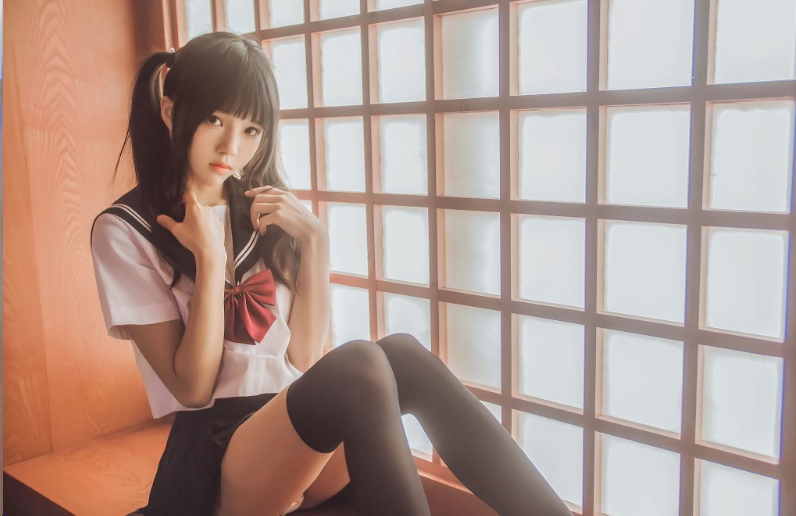 桜桃喵小背心换水手服,精品cos摄影作品赏析