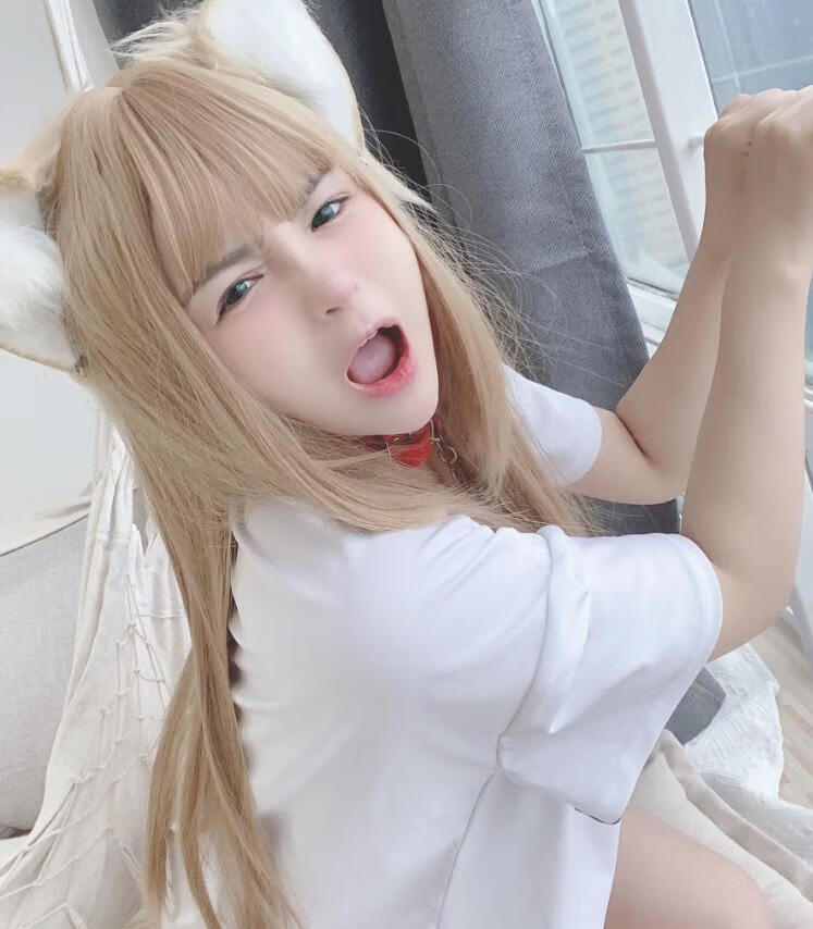 《猫娘》：樱井宁宁小姐姐的萌萌冒险！