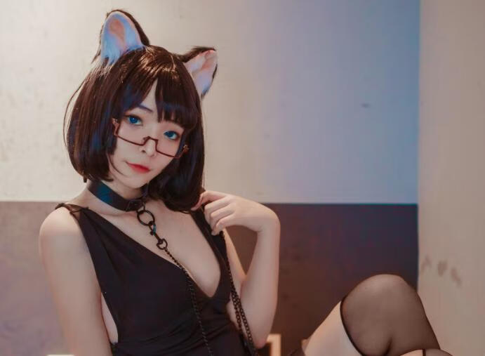 《猫猫头黑裙子》：yuuhui玉汇小姐姐的萌萌出道！