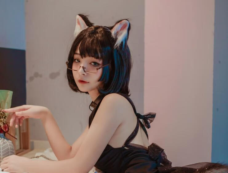 《猫猫头黑裙子》：yuuhui玉汇小姐姐的萌萌出道！