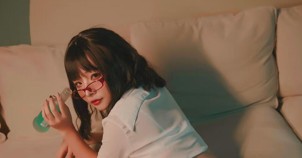 yuuhui玉汇《宿醉》:情感交响曲,醉心回忆!插图3 yuuhui玉汇《宿醉》:情感交响曲,醉心回忆!