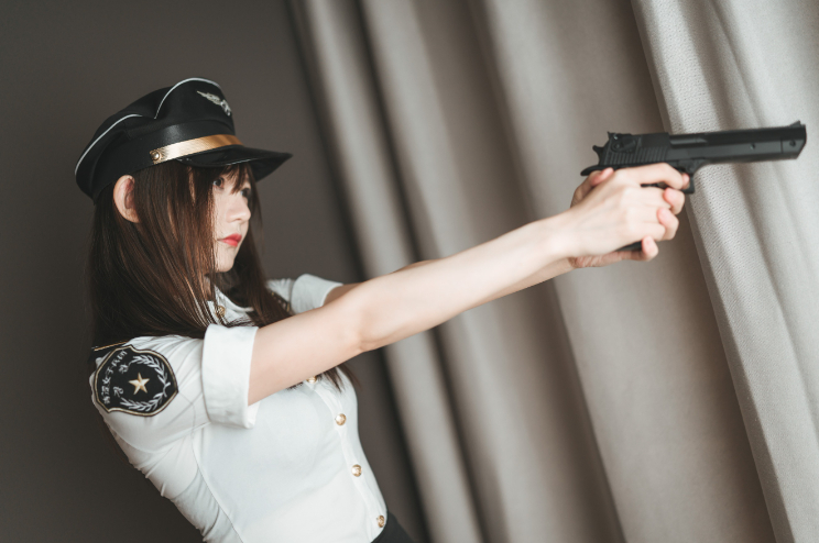 51酱小姐姐《九月制服》：警界魅力再现，让你心跳加速！