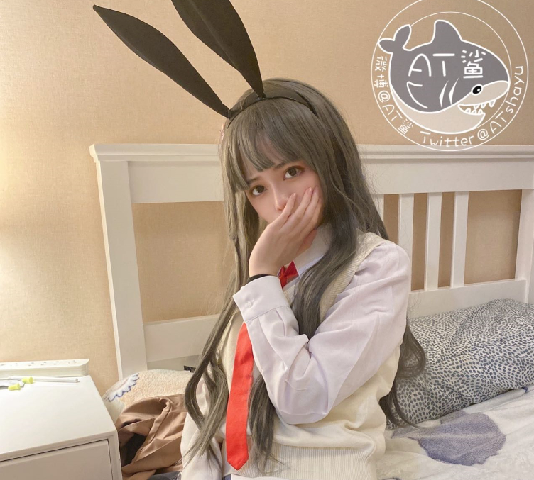 AT鲨小姐姐cos《妹麻衣学姐》：可爱与性感的完美结合！