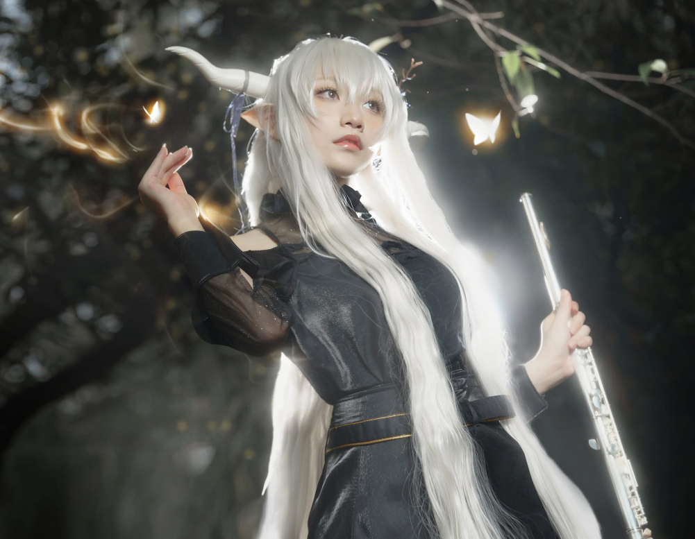 Cien恩恩小姐姐cosplay《明日方舟》闪灵，绝美可爱双重魅力！