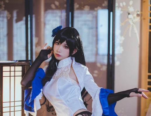 衣衣小姐姐cos《玉玲珑》：勾魂旗袍，美艳绝伦！