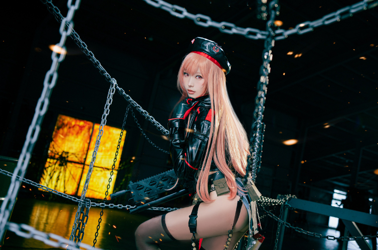 ElyEE子小姐姐cos《June A-Rapi 拉毗》带你体验最刺激的战斗！