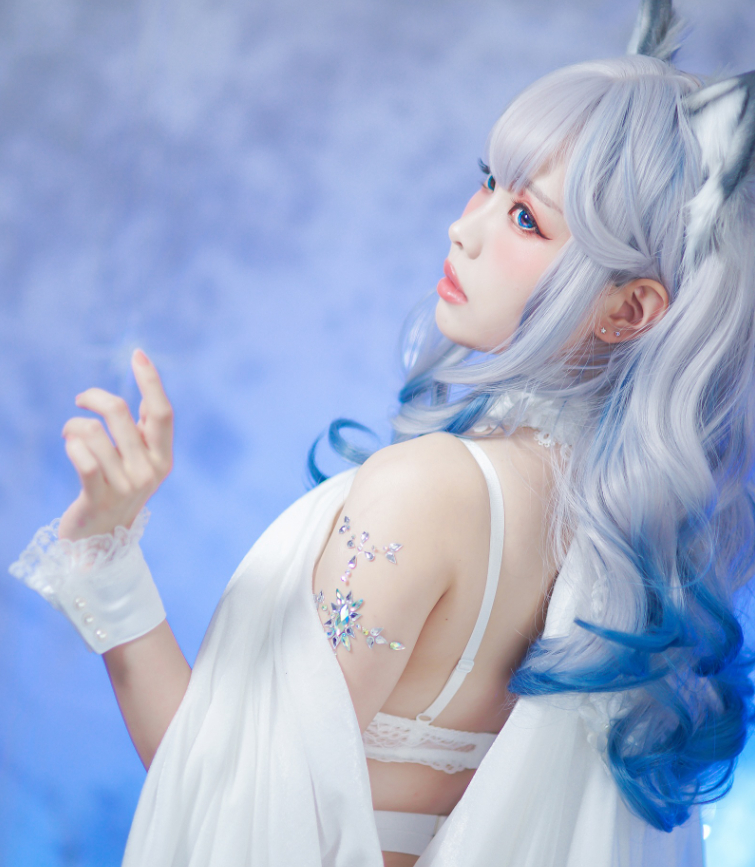 猫耳白丝带：ElyEE子小姐姐的可爱魅力尽显！