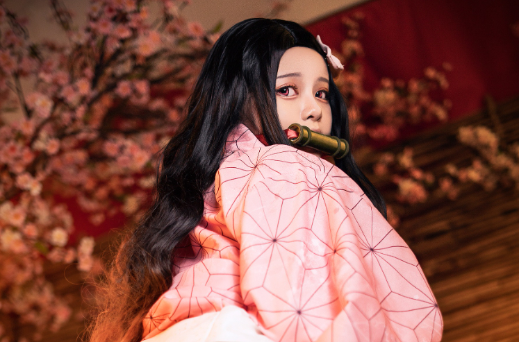 Hachi_小芭小姐姐cos《灶门祢豆子》完美扮演让人惊叹！