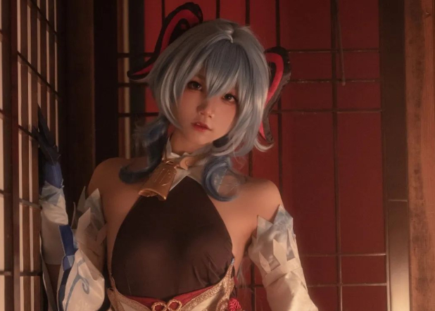 五更百鬼小姐姐尽显魅力，《甘雨》cosplay打造强大战士形象！