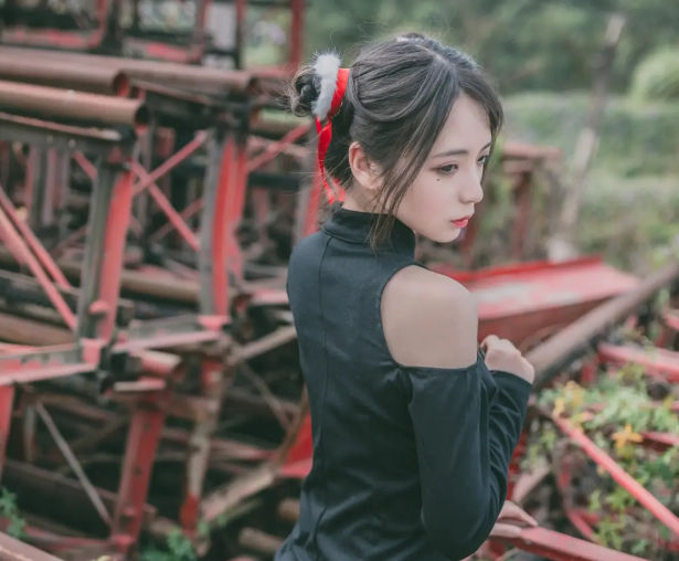 疯猫ss《朦胧》神秘迷幻旗袍摄影作品赏析插图 疯猫ss《朦胧》神秘迷幻旗袍摄影作品赏析