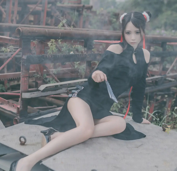 疯猫ss《朦胧》神秘迷幻旗袍摄影作品赏析插图1 疯猫ss《朦胧》神秘迷幻旗袍摄影作品赏析