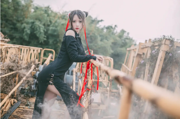 疯猫ss《朦胧》神秘迷幻旗袍摄影作品赏析插图3 疯猫ss《朦胧》神秘迷幻旗袍摄影作品赏析