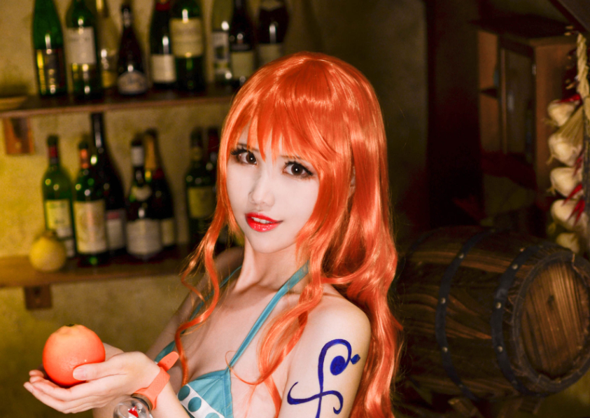 魅力满满的kaya萱《娜美》cosplay，让你仿佛置身于《ONE PIECE》世界！
