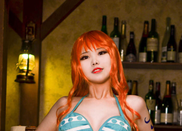 魅力满满的kaya萱《娜美》cosplay，让你仿佛置身于《ONE PIECE》世界！