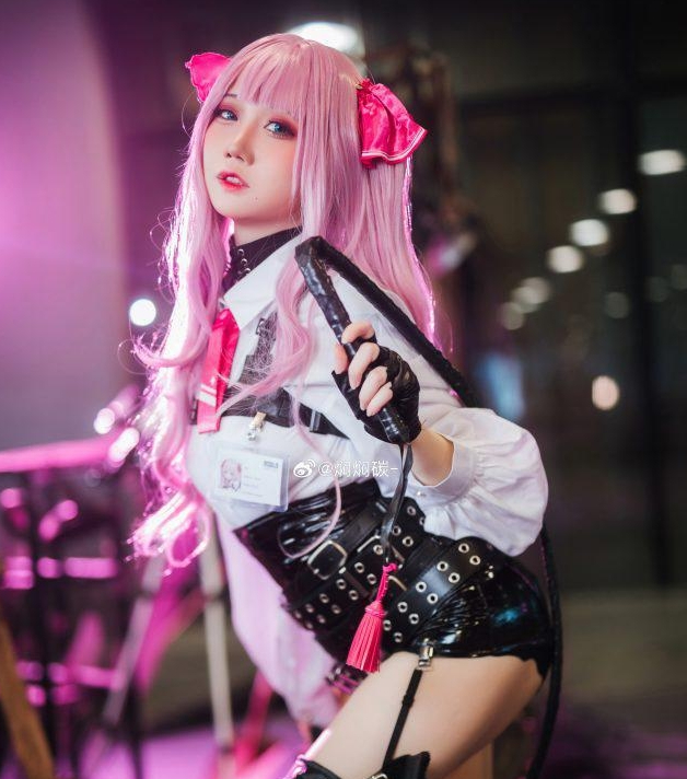 焖焖碳崭露头角:《胜利女神:妮姬》角色扮演火爆全场!插图2 焖焖碳崭露头角:《胜利女神:妮姬》角色扮演火爆全场!