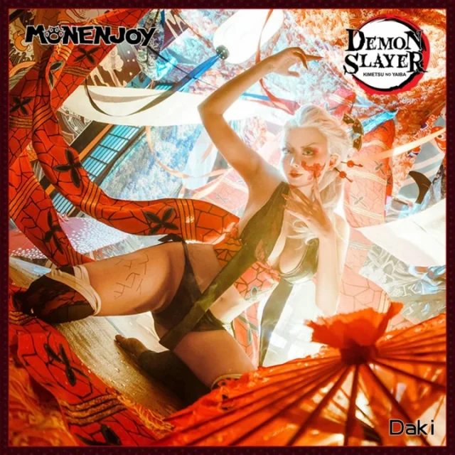 《鬼灭之刃》cosplay：女 coser 变身恶魔 Thuong Luc Daki