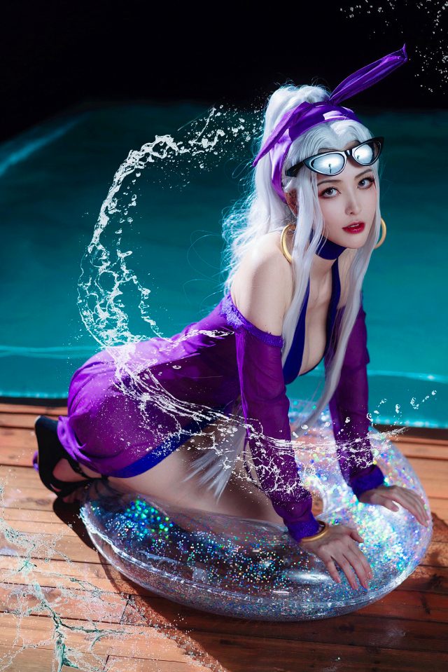 Coser草莓焦糖_在《英雄联盟》中展示了黑暗女王辛德拉的美丽