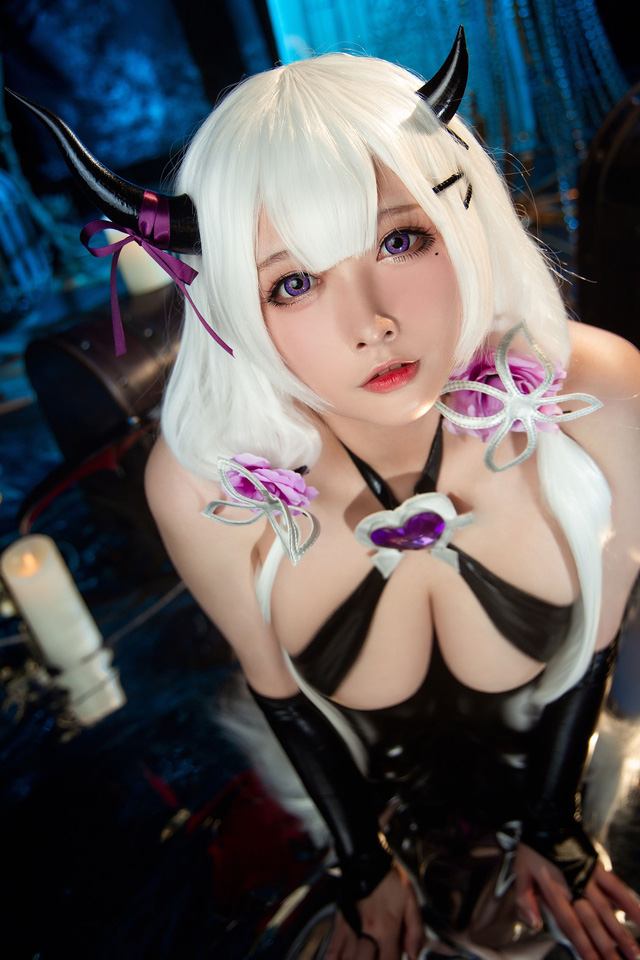 念念_D 在《碧蓝航线》中 COS “小恶魔 ”光辉 [念念_D cos 作品]