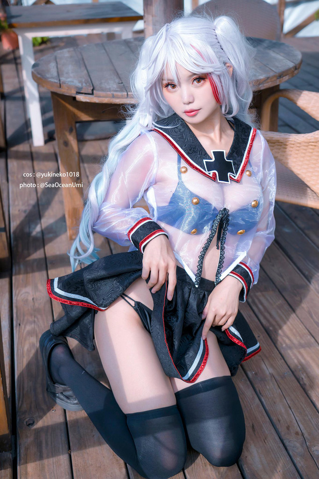 女 coser 在《碧蓝航线》 COS 欧根亲王,婀罗多姿俘获男人心 女 coser 在《碧蓝航线》 COS 欧根亲王,婀罗多姿俘获男人心