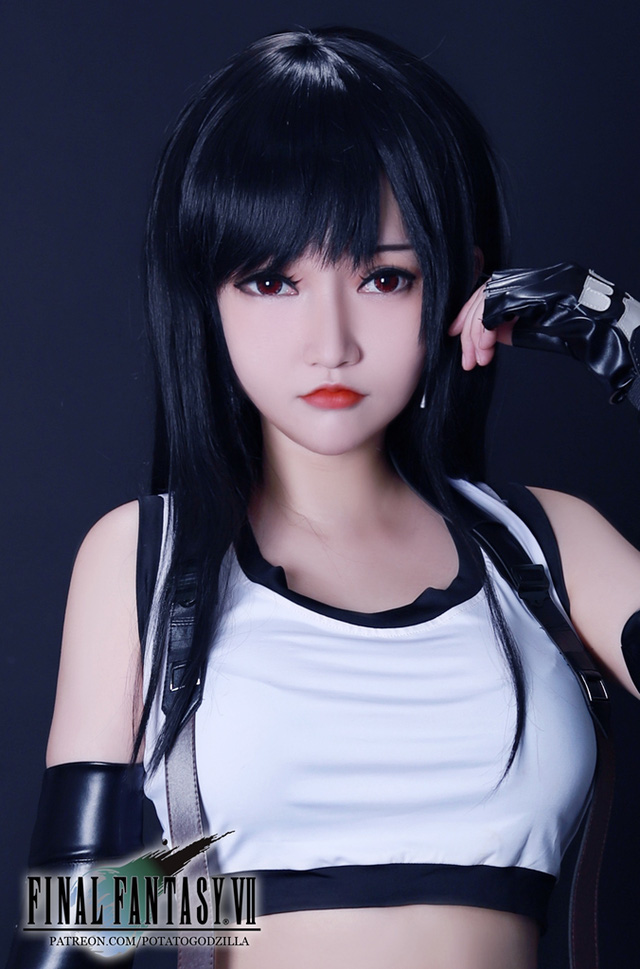 coser@Potato Godzilla 变身《最终幻想 VII》中的蒂法，活力四射