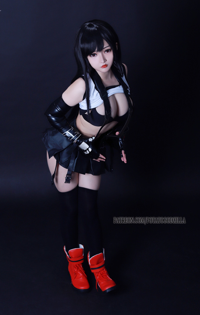 coser@Potato Godzilla 变身《最终幻想 VII》中的蒂法，活力四射
