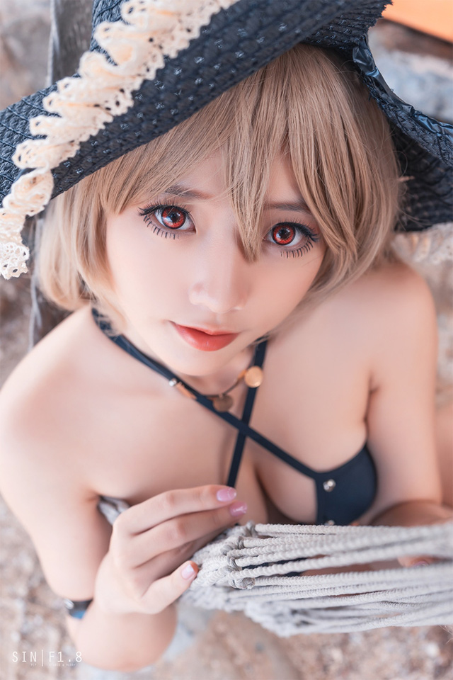 Messie Huang《碧蓝航线》cos比基尼版的让·巴尔,性感迷人 Messie Huang《碧蓝航线》cos比基尼版的让·巴尔,性感迷人