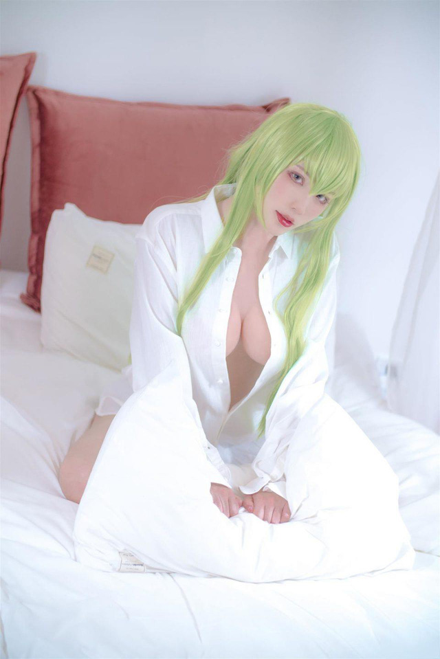 起司块wii_C.C.白衬衣cos图集 [起司块wii Code Geass cos作品]