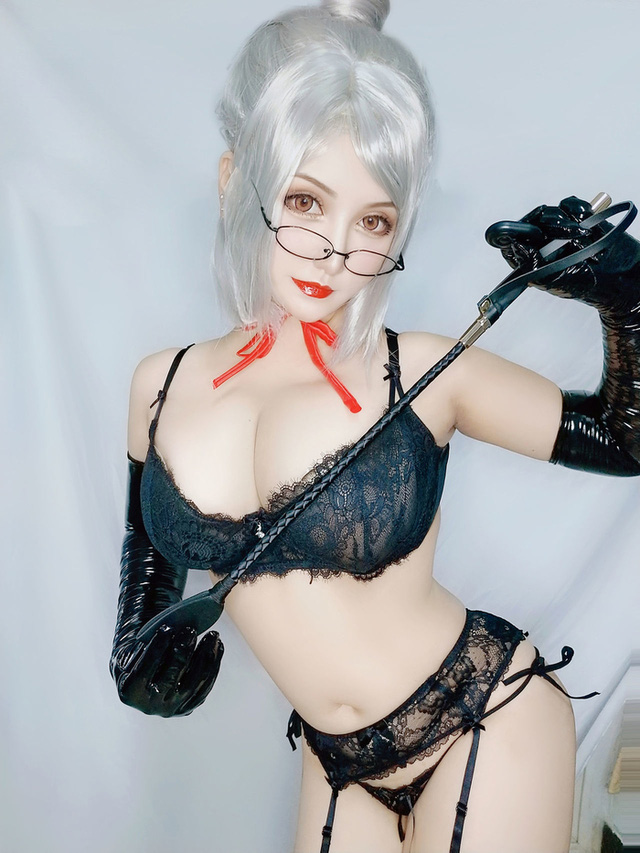 夏鸽鸽不想起床cos白木芽衣子 [coser@夏鸽鸽不想起床cos图集]