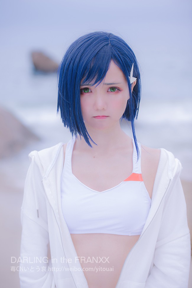 猫步她老公哀子 cos 作品 | 猫步她老公哀子 cos《DARLING in the FRANXX》莓 猫步她老公哀子 cos 作品 | 猫步她老公哀子 cos《DARLING in the FRANXX》莓