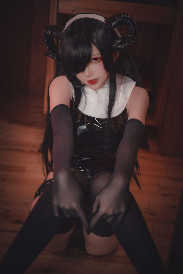 起司块wii cos 作品 | 起司块wii 化身性感的“魅魔修女”