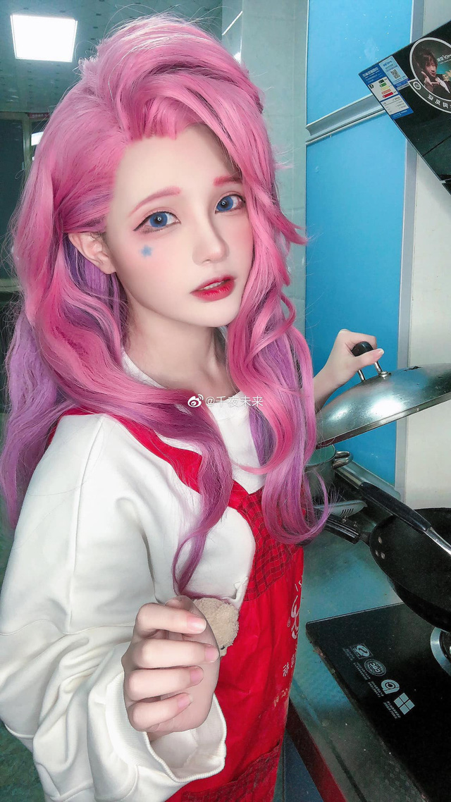 千夜未来cos作品 | 千夜未来（Senya Miku）cos萨勒芬妮Seraphine