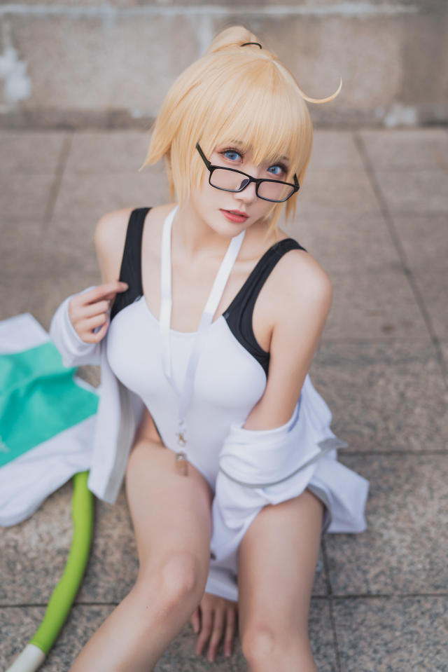 瓜希酱 cos 作品 | coser@瓜希酱 cos “泳装版”圣女贞德 瓜希酱 cos 作品 | coser@瓜希酱 cos “泳装版”圣女贞德