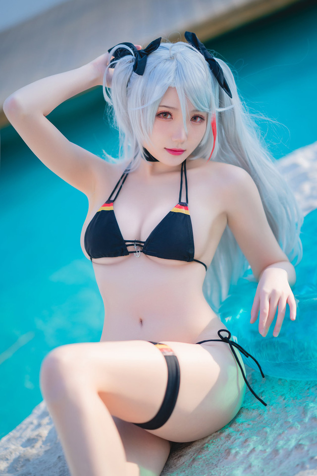 瓜希酱 cos “比基尼版”欧根亲王 | 碧蓝航线@瓜希酱 cos 作品