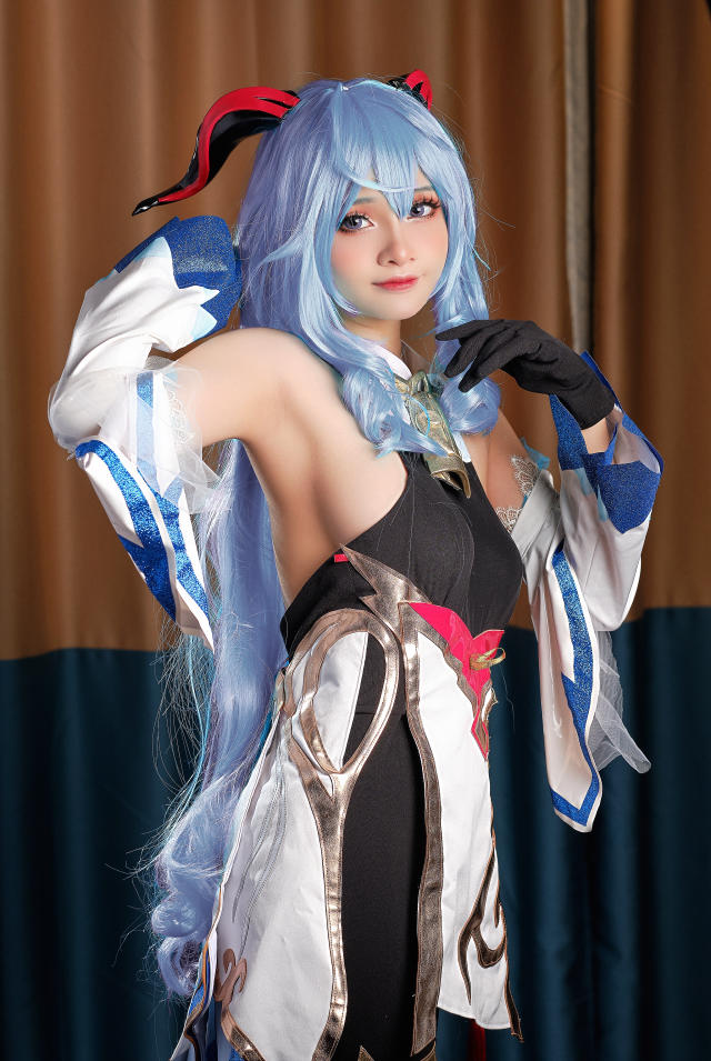 Azami@原神 cos 作品 | coser Azami 化身“椰山羊”甘雨