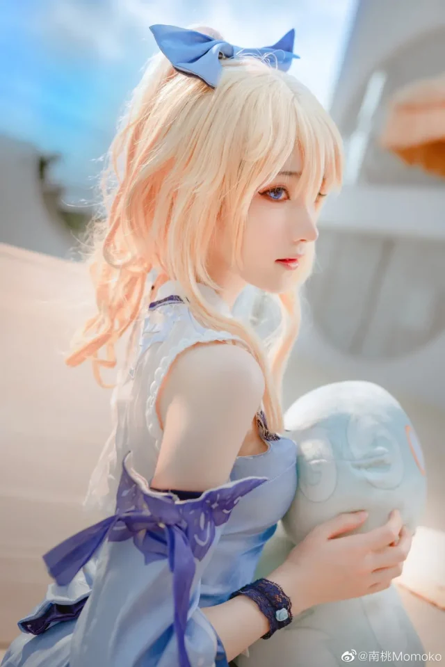南桃Momoko cos作品 | 南桃Momoko在《原神》cos琴,美丽迷人