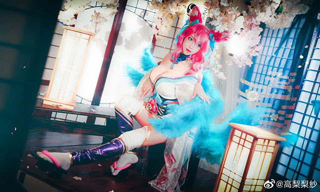 高梨梨纱cos作品 | 高梨梨纱在《英雄联盟》cos“灵魂莲华”阿狸