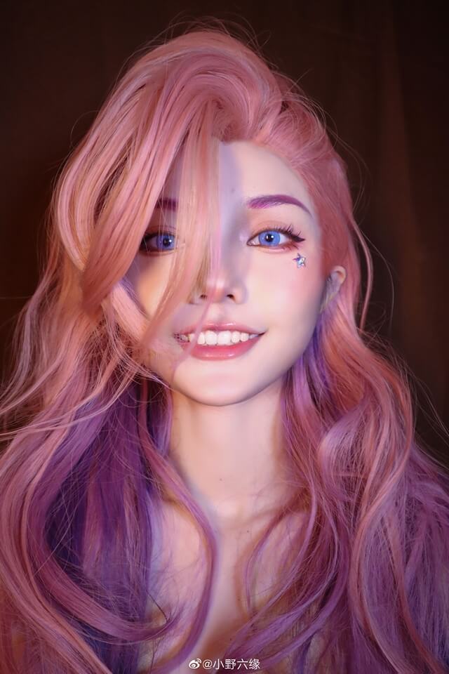 小野六缘cos作品 | 小野六缘在《英雄联盟》cos萨勒芬妮Seraphine