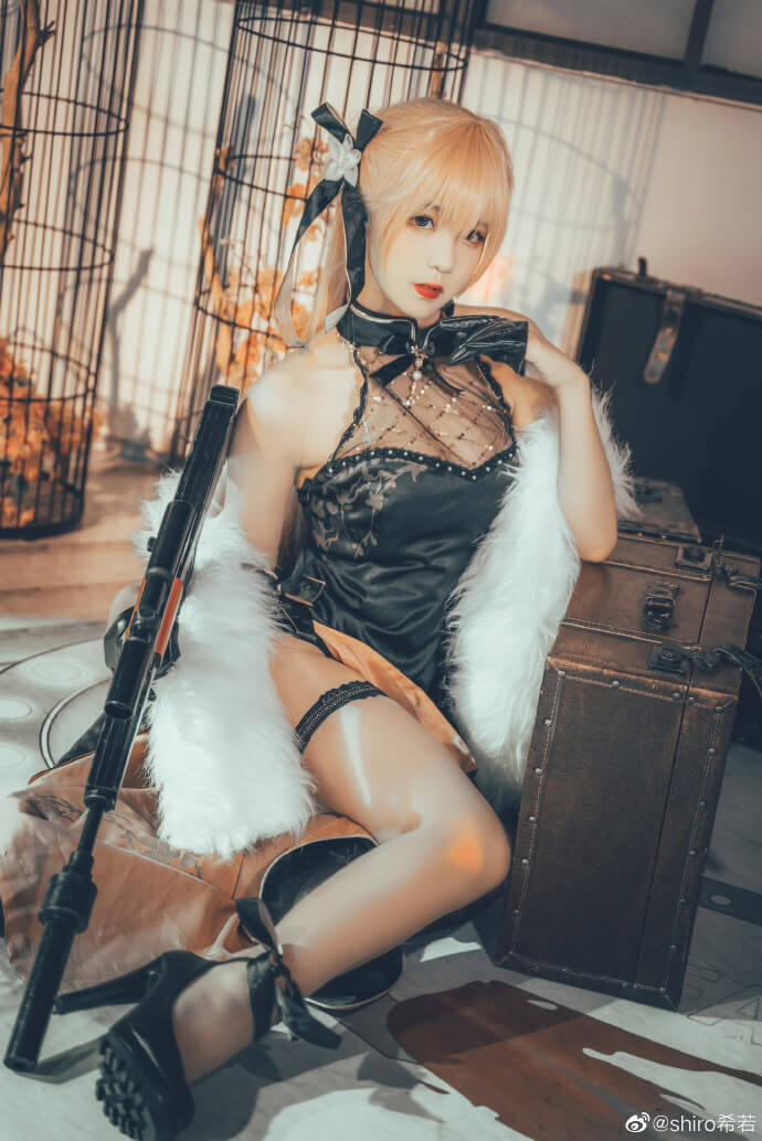 coser@shiro希若在《少女前线》cos“闪电姐”OTs-14