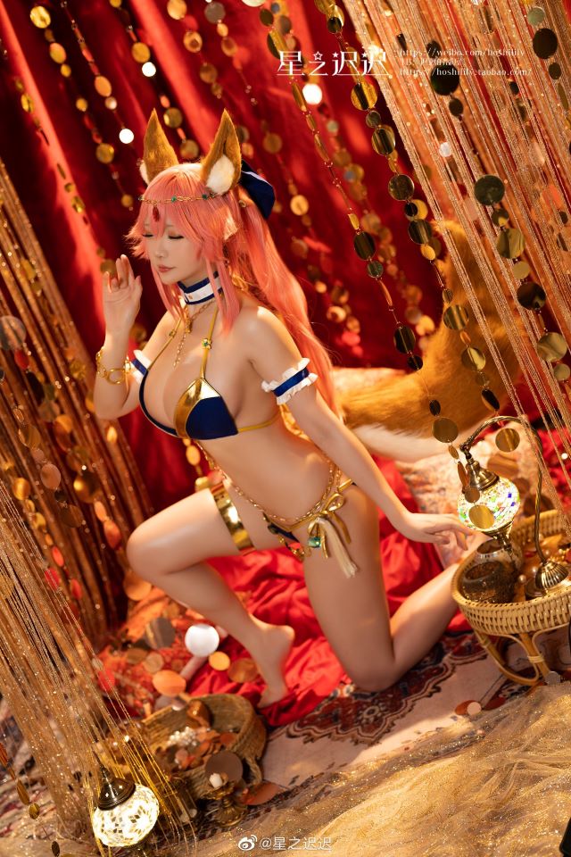 coser@星之迟迟在《Fate/Grand Order》化身“九尾狐”玉藻前 coser@星之迟迟在《Fate/Grand Order》化身“九尾狐”玉藻前