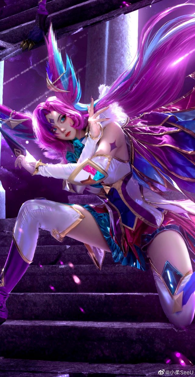 小柔SeeU和W小小白W在《英雄联盟》cos霞洛(Xayah-Rakan) 小柔SeeU和W小小白W在《英雄联盟》cos霞洛(Xayah-Rakan)