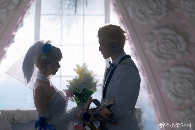 《英雄联盟》:小柔SeeU和W小小白W的“水晶玫瑰”情侣cosplay 《英雄联盟》:小柔SeeU和W小小白W的“水晶玫瑰”情侣cosplay