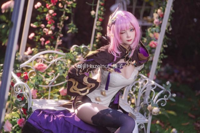 coser@Hazelnut_榛子在《崩坏3》化身“粉色妖精”爱莉希雅
