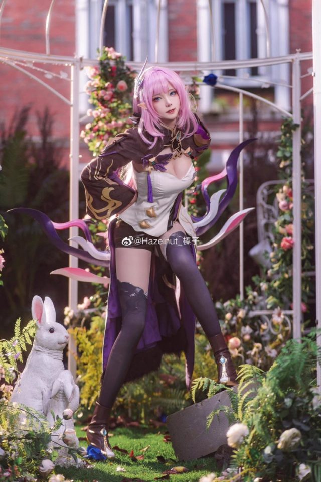 coser@Hazelnut_榛子在《崩坏3》化身“粉色妖精”爱莉希雅